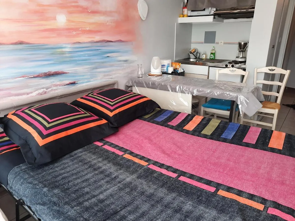 Dinard Apartment 0*,