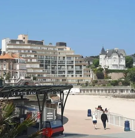 Dinard Apartment 0*,  France
